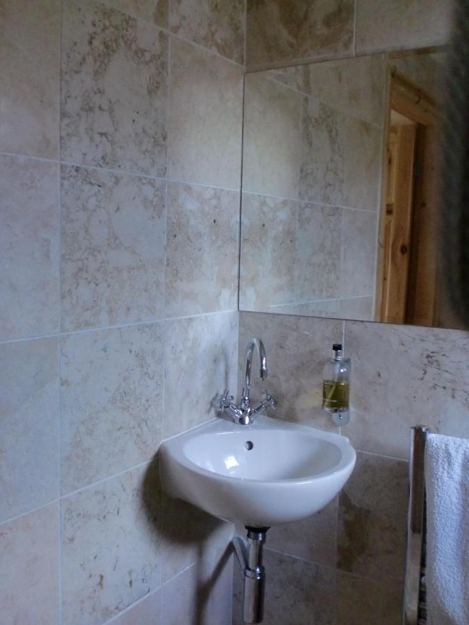 Quiet, cosy annexe room Rough Close Extérieur photo